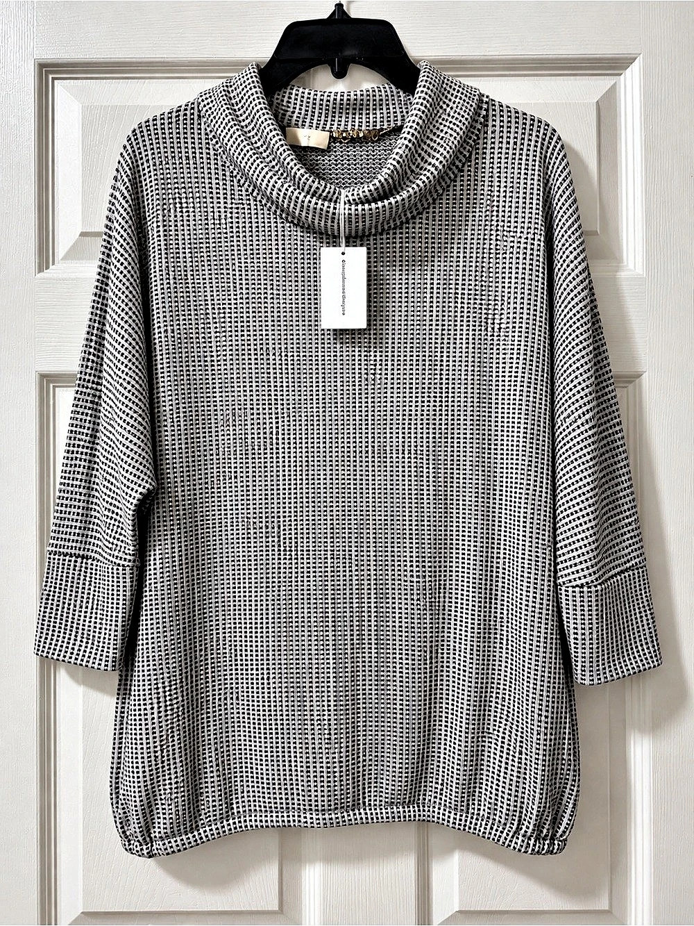 NWT 3/4 sleeve top